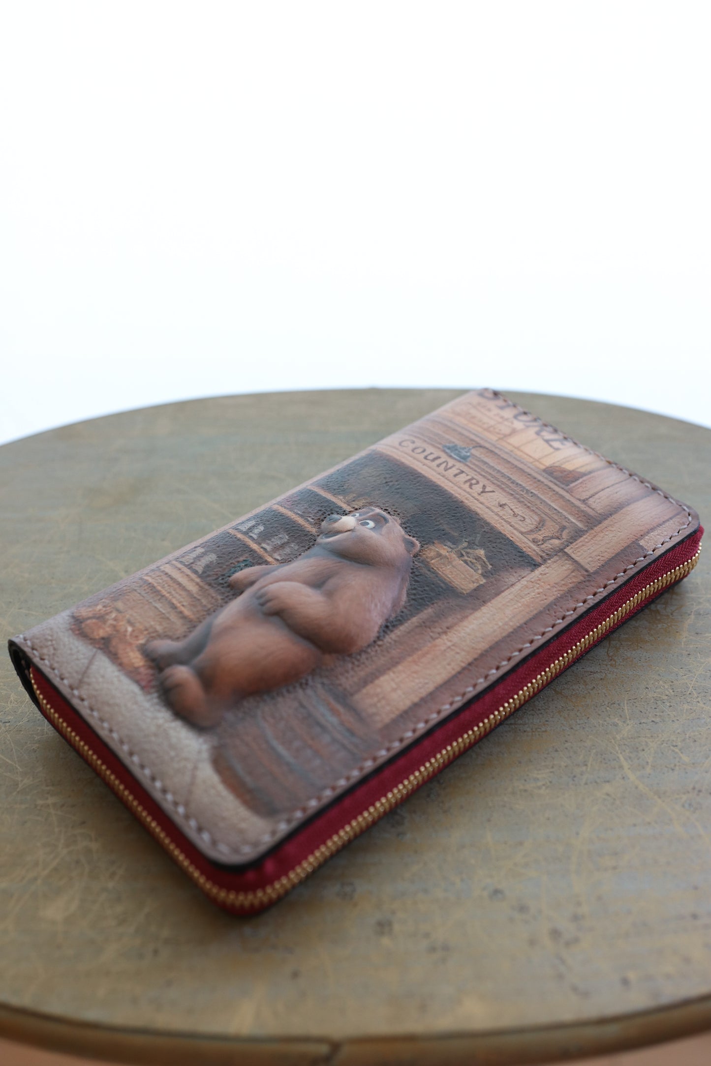 セレクトショップの店員さんがクマの長財布