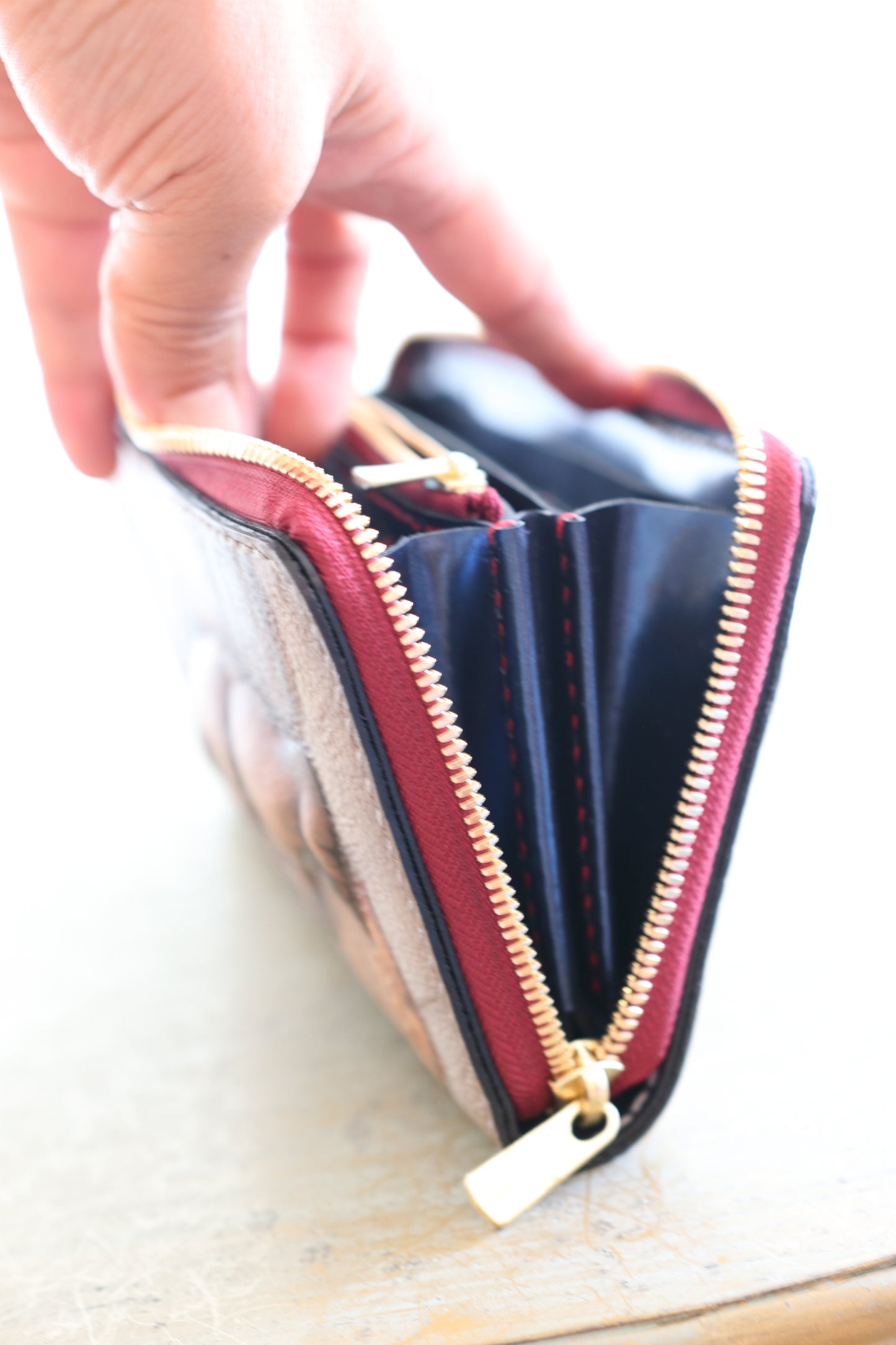 セレクトショップの店員さんがクマの長財布