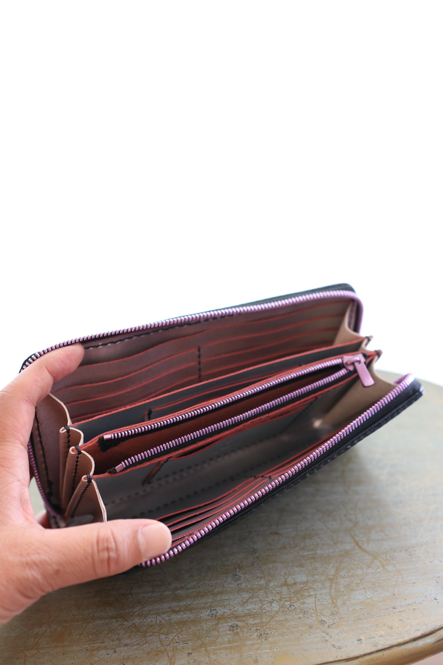 アリスの世界にまぎれ込んだウサギの長財布