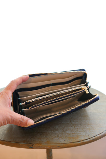 夜空を見上げるリスの長財布