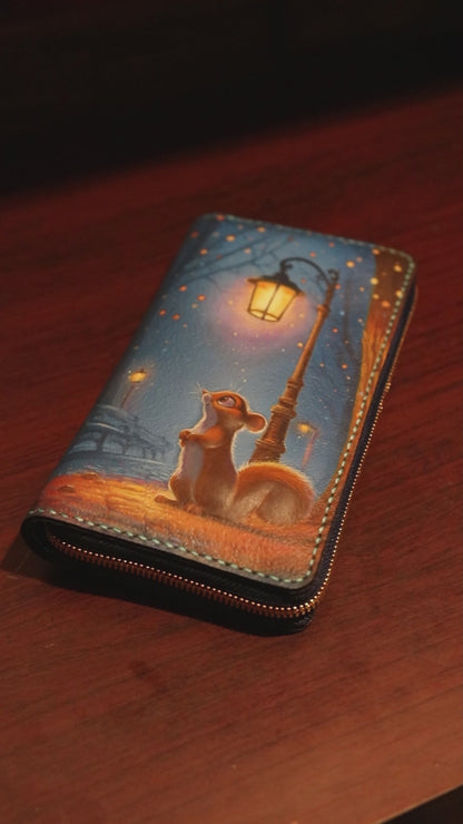 夜空を見上げるリスの長財布